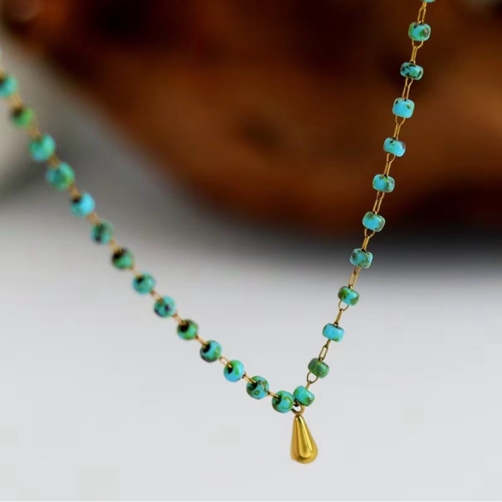 Gold Plated Teardrop Necklace w/Green Beads & Gold Accents  NWT